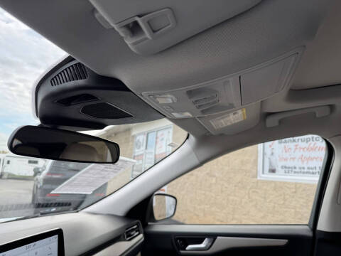 2022 Ford Escape Hybrid SEL