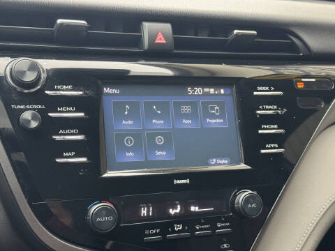 2020 Toyota Camry SE