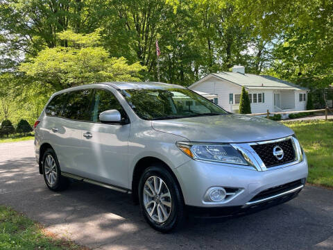 2014 Nissan Pathfinder for sale at Mike's Wholesale Cars in Newton NC