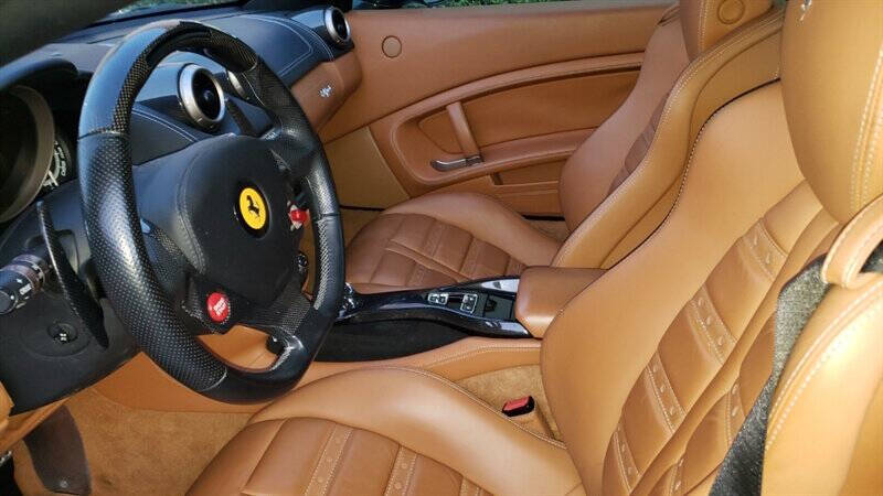 2014 Ferrari California Base photo 9