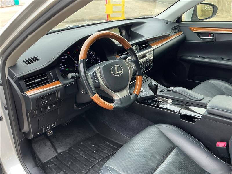 2014 Lexus ES 300h