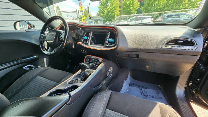 2019 Dodge Challenger SXT