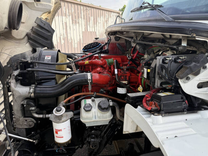 2017 Freightliner M2 106