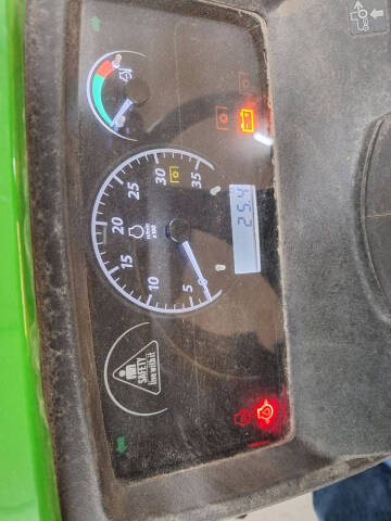 2023 John Deere 2025 R