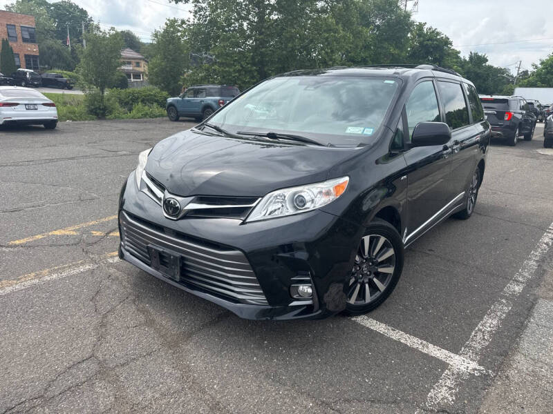 2019 Toyota Sienna for sale at Deals on Wheels in Suffern NY