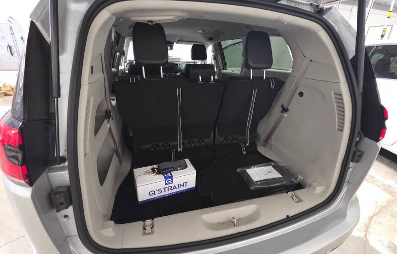 2024 Chrysler Pacifica Touring L