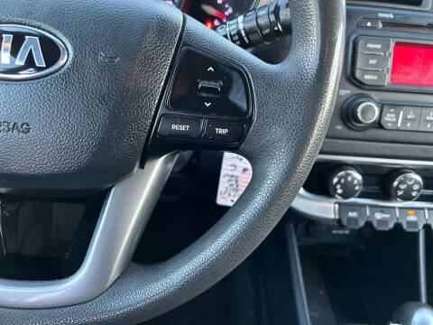 2015 Kia Rio 5-Door LX