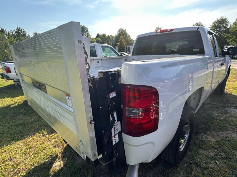 2009 Chevrolet Silverado 2500HD 1LT photo 13