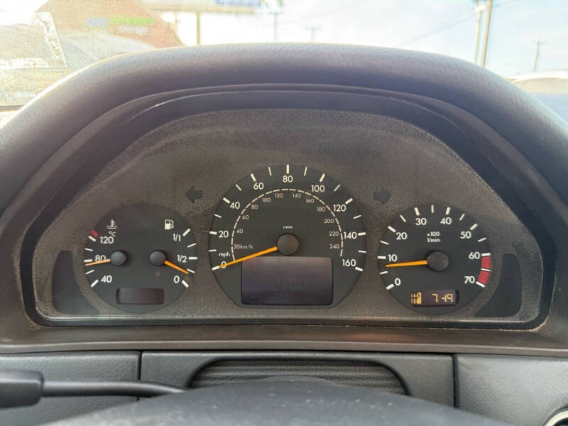 2001 Mercedes-Benz E-Class E 320