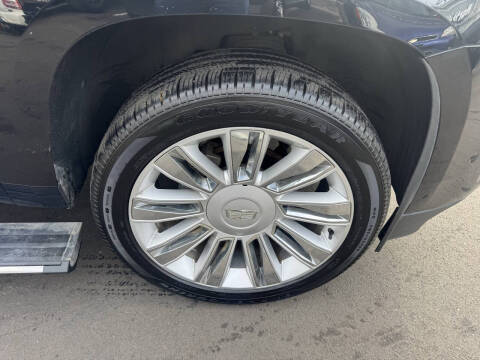 2017 Cadillac Escalade ESV Platinum