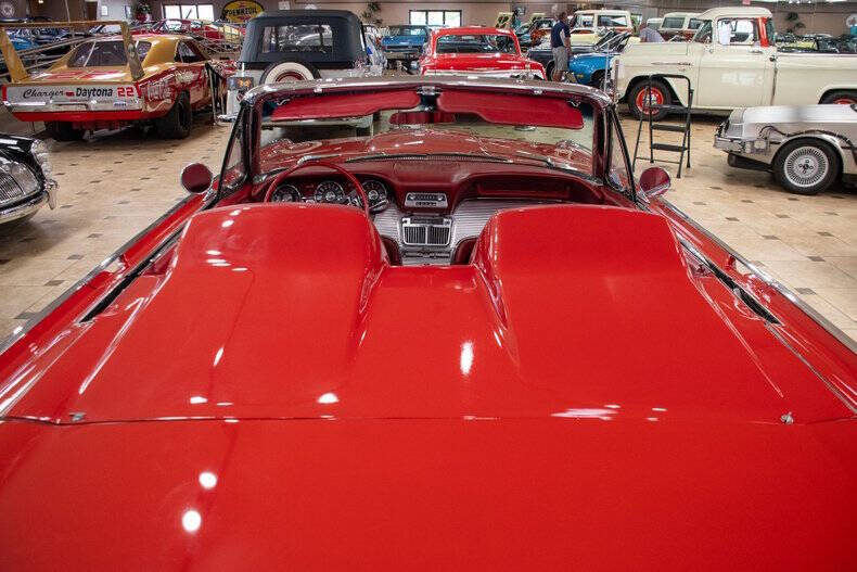 1962 Ford Thunderbird