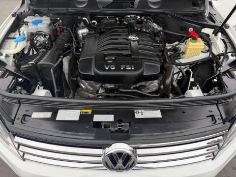 2017 Volkswagen Touareg V6 Sport