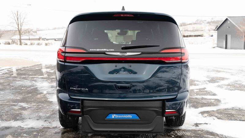 2024 Chrysler Pacifica Touring