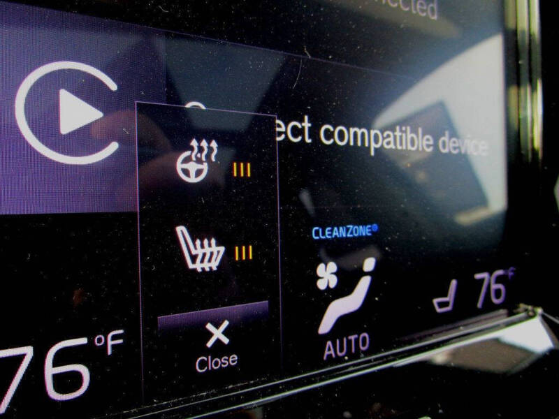 2020 Volvo XC40 T5 Momentum