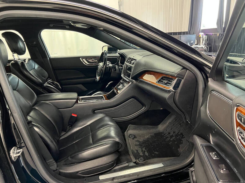 2017 Lincoln Continental Select