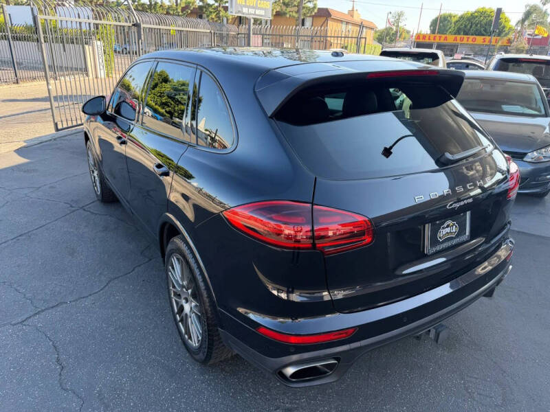 2017 Porsche Cayenne Platinum Edition