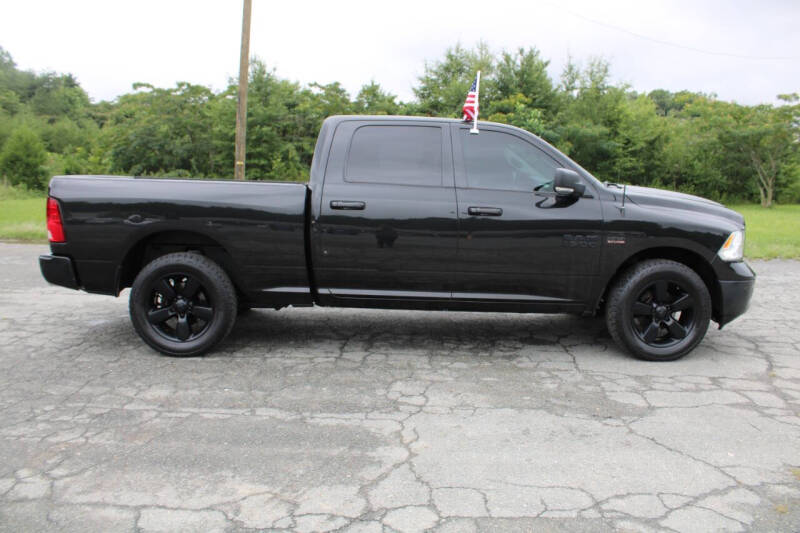 2017 RAM 1500 SLT
