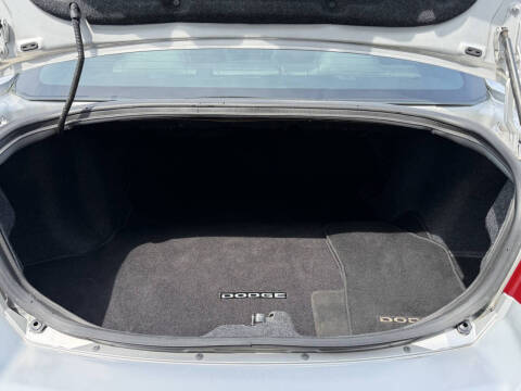 2011 Dodge Avenger Lux