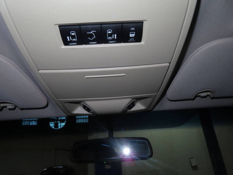 2012 Volkswagen Routan