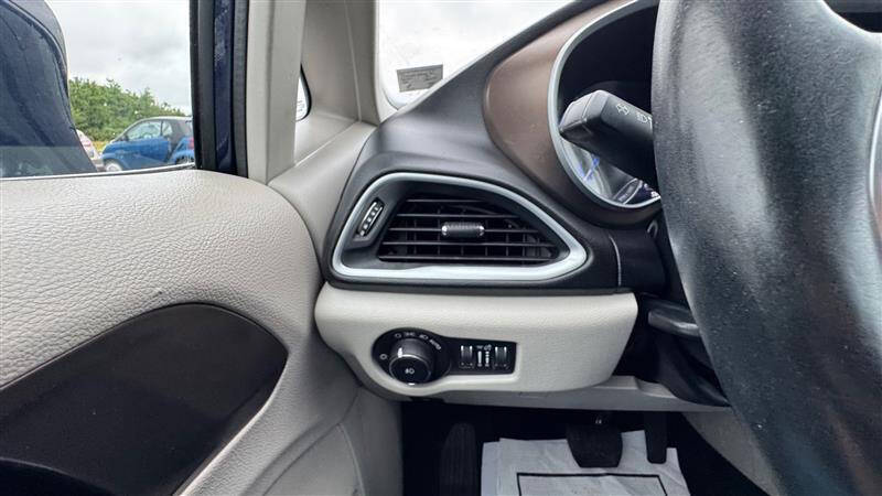 2017 Chrysler Pacifica Touring-L Plus