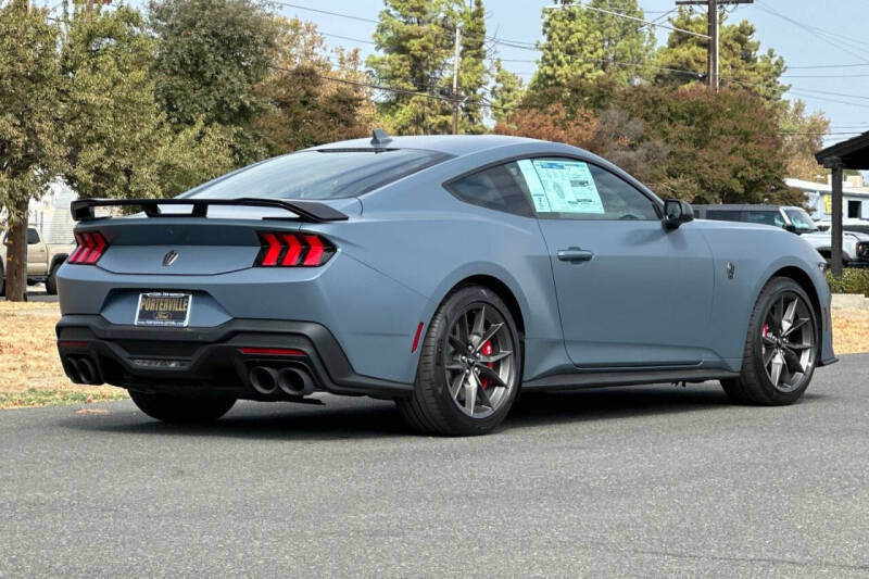 2025 Ford Mustang Dark Horse