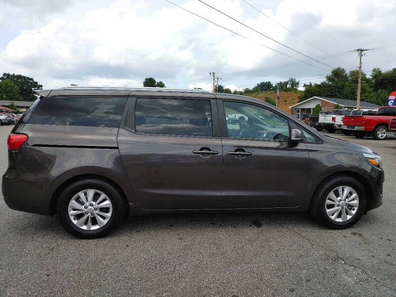 2017 Kia Sedona LX