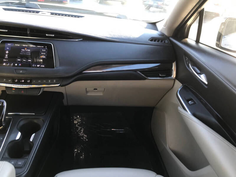 2023 Cadillac XT4 Luxury