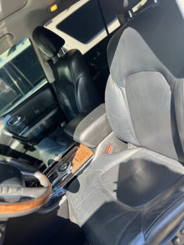 2017 Infiniti QX80 Signature Edition