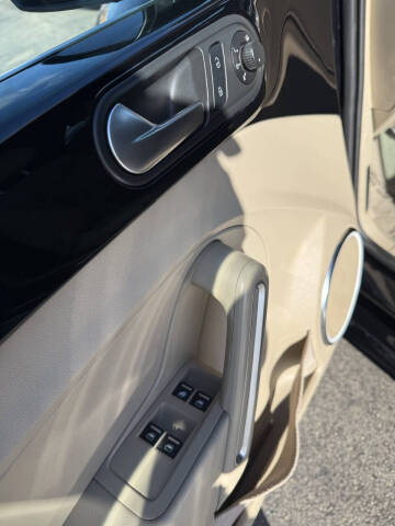 2013 Volkswagen Beetle Convertible Turbo