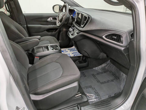 2024 Chrysler Pacifica Touring