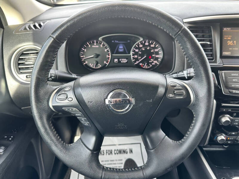 2013 Nissan Pathfinder SV