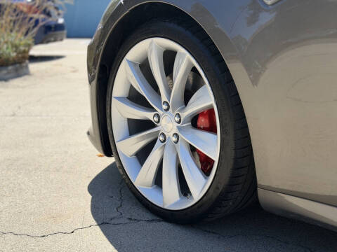 2016 Tesla Model S P90D