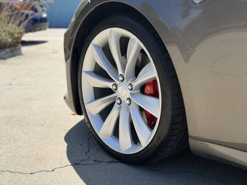 2016 Tesla Model S P90D