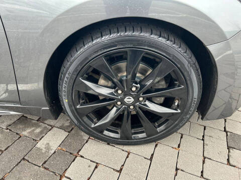 2017 Nissan Maxima 3.5 SR