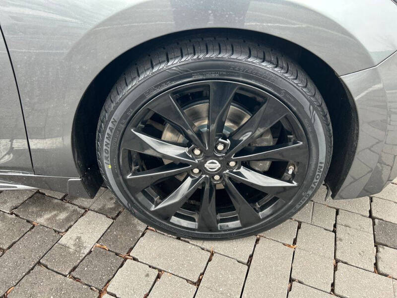 2017 Nissan Maxima 3.5 SR