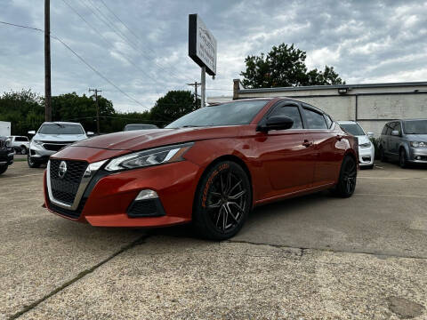 2019 Nissan Altima for sale at International Auto Sales in Garland TX