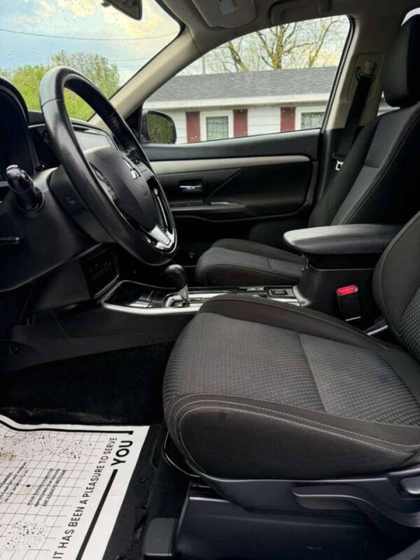 2017 Mitsubishi Outlander SE