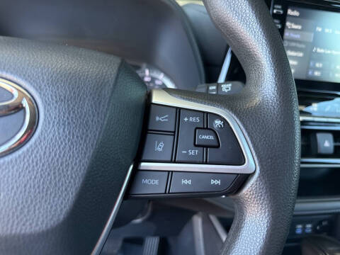 2022 Toyota Highlander L