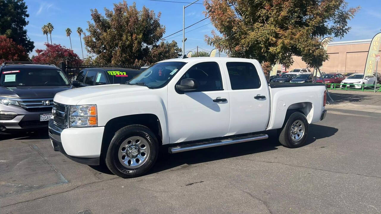 2009 Chevrolet Silverado 1500 for sale at Auto Plaza in Fresno, CA