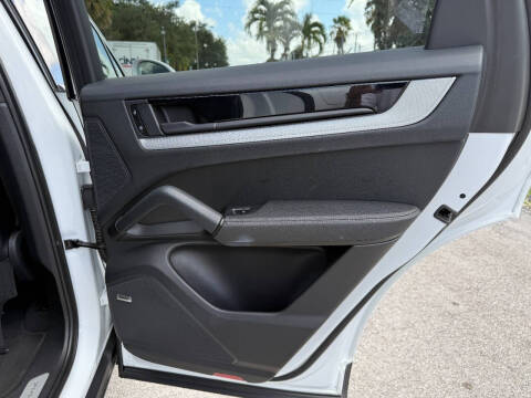 2024 Porsche Cayenne