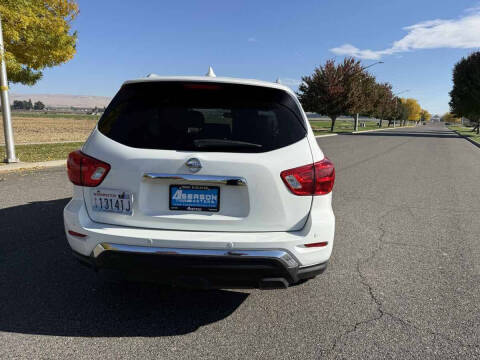 2019 Nissan Pathfinder SL