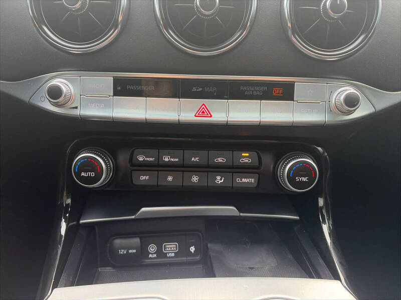 2019 Kia Stinger GT1