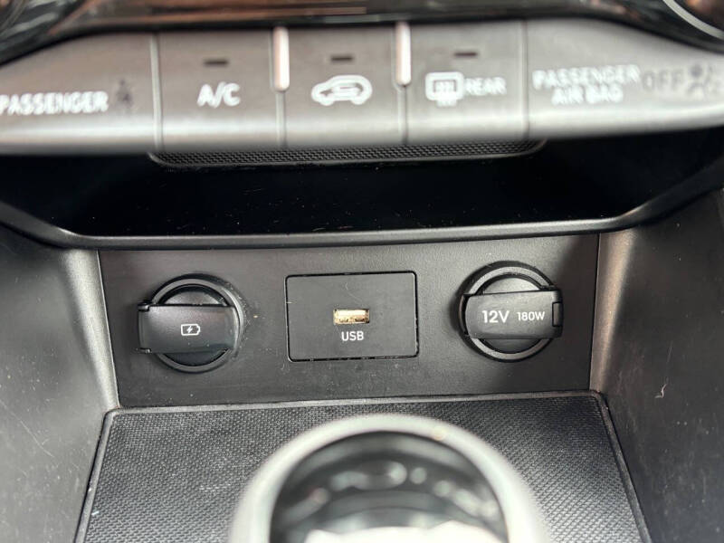 2023 Hyundai Kona SE