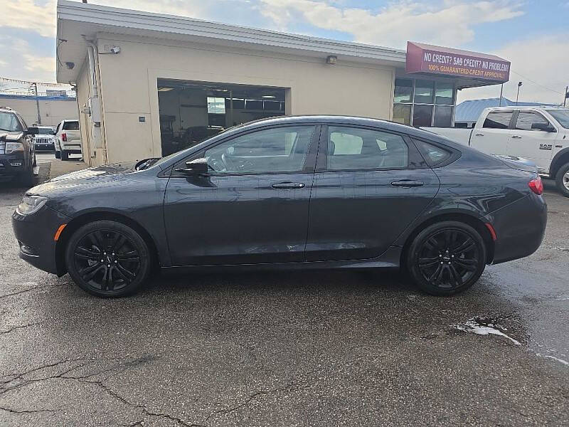 2017 Chrysler 200