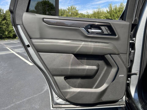 2025 GMC Yukon Elevation