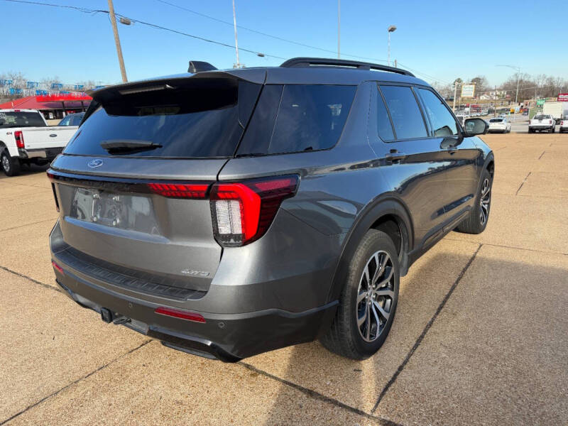 2025 Ford Explorer ST-Line