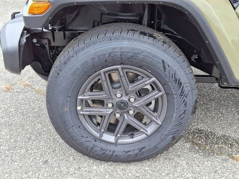 2025 Jeep Gladiator Sport