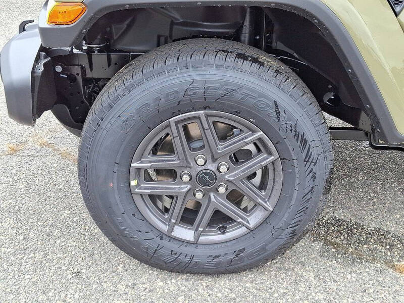 2025 Jeep Gladiator Sport