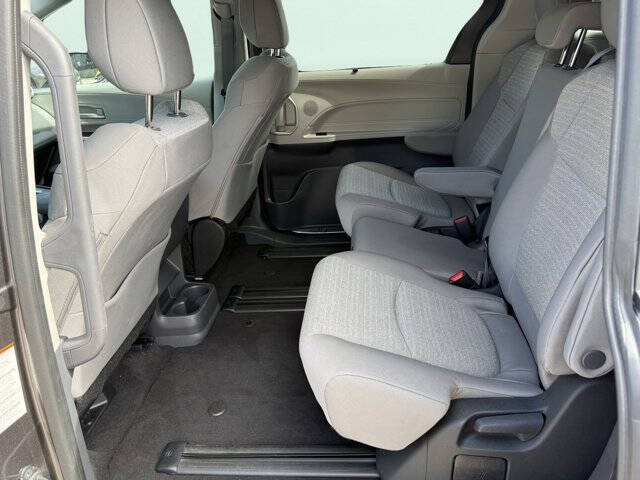 2024 Toyota Sienna LE 8-Passenger