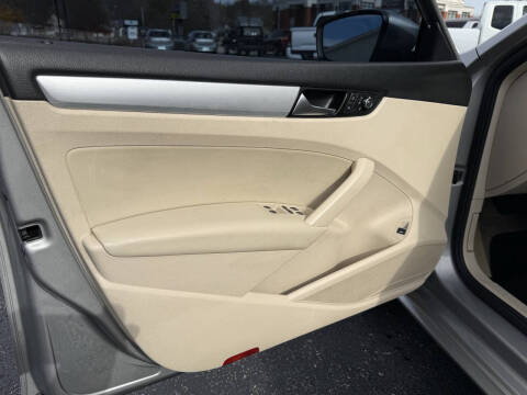 2013 Volkswagen Passat SE PZEV